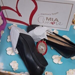 Mi Amore Classic Black Loafers with Memory Foam